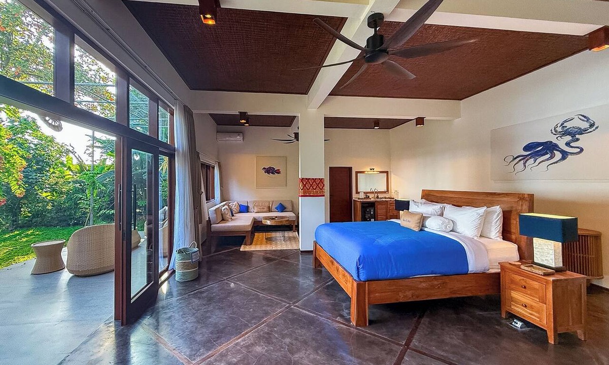 Pemuteran Apartment | Luxury Beachfront King Suite with Terrace, Pool, and Breakfast
