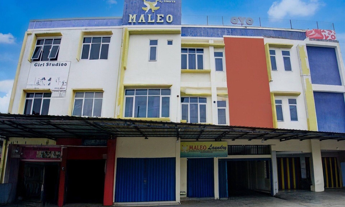 Palembang House | Luxury Deluxe DBL Retreat W/Free WiFi and Parking