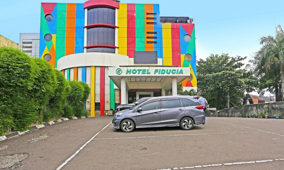 Serpong House | Luxury Deluxe DBL Retreat W/Free WiFi and Parking