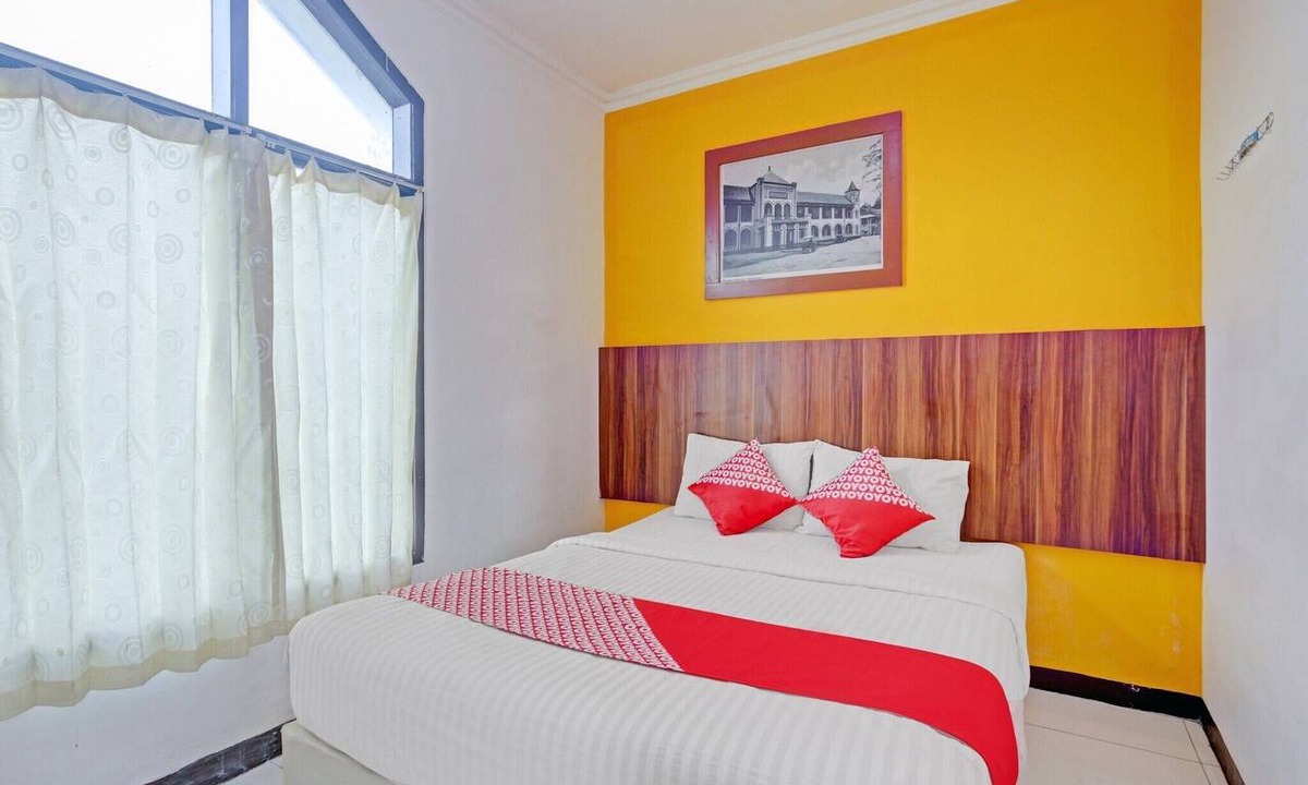 Semarang House | Luxury Deluxe DBL Retreat W/Free WiFi and Parking