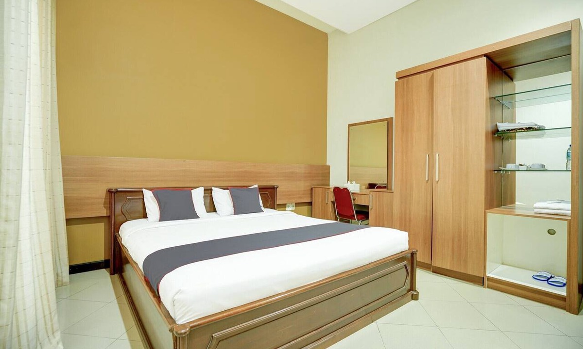 Padang House | Luxury Deluxe DBL Retreat W/Free WiFi and Parking