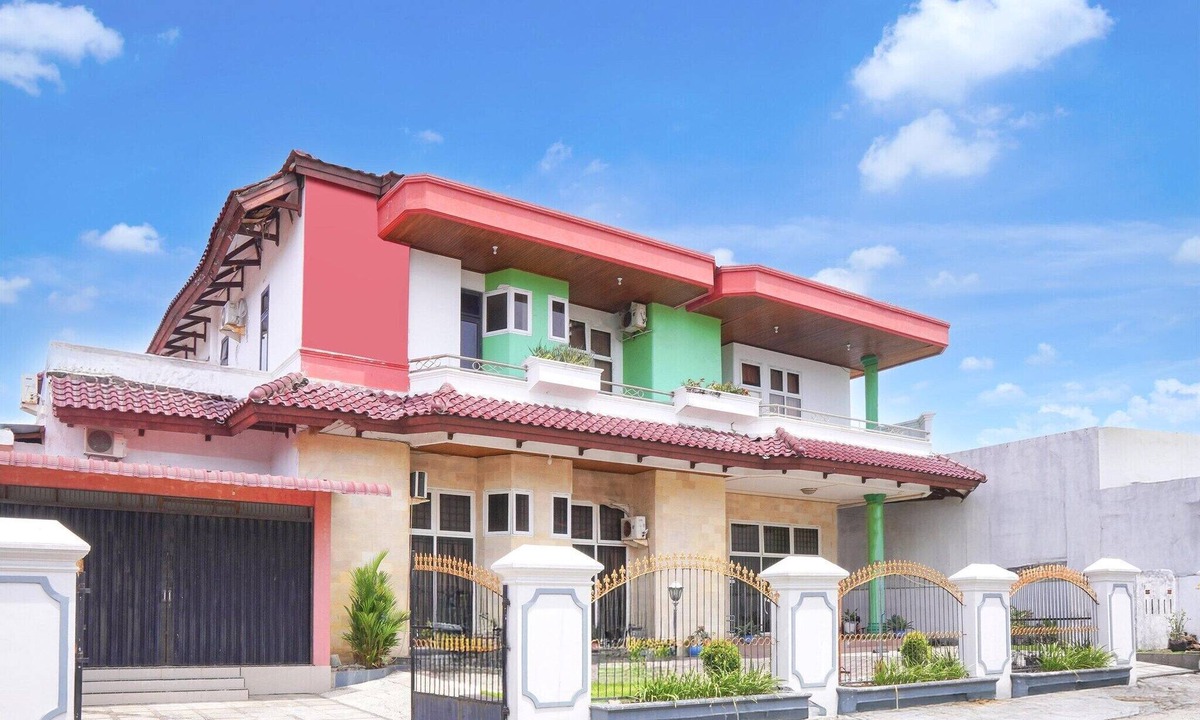Padang House | Luxury Deluxe DBL Retreat W/Free WiFi and Parking