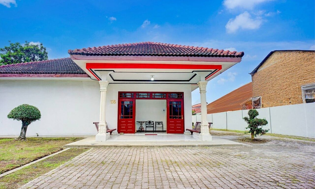 Medan House | Luxury Deluxe DBL Retreat W/Free WiFi and Parking