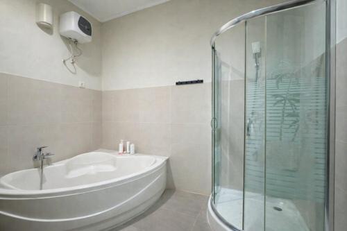 Dalung House | Luxury Room Between Canggu & Ubud aka Summer House