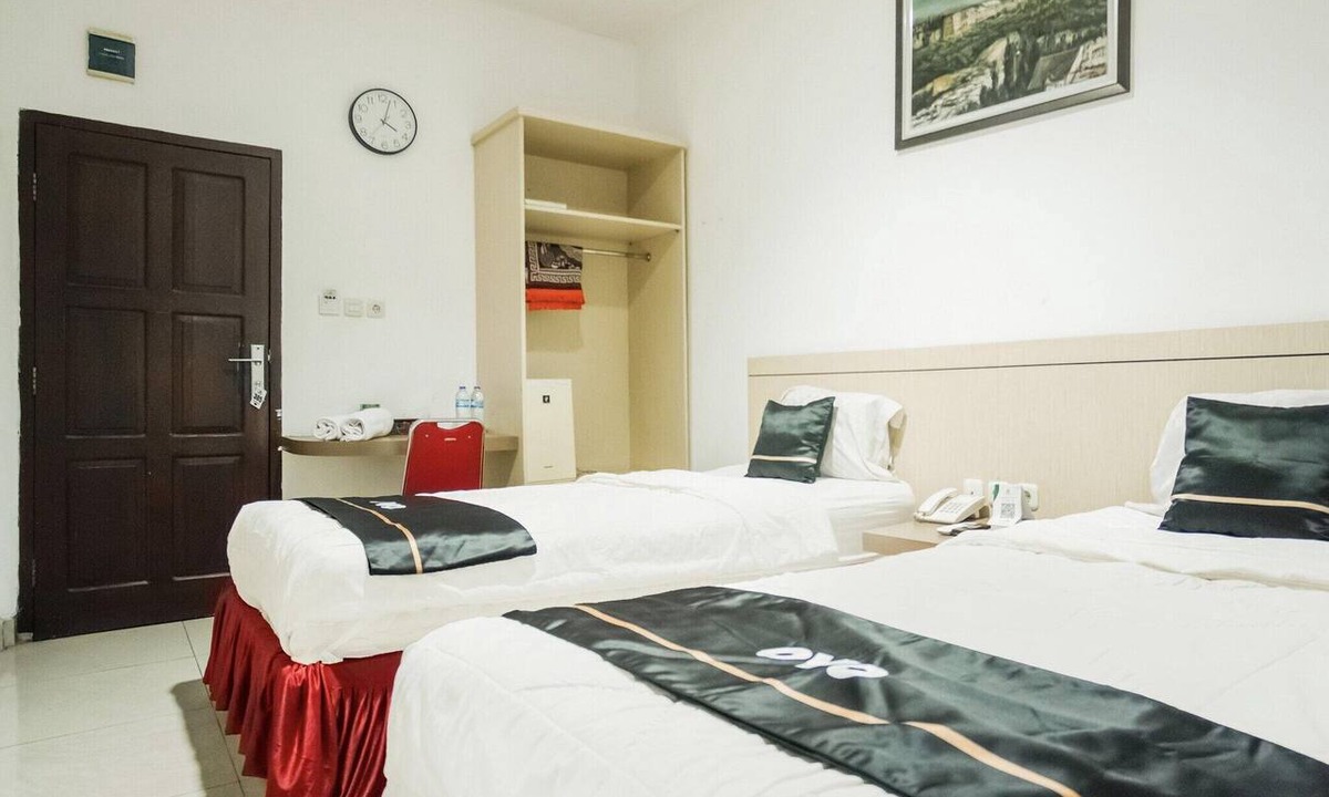 Palembang House | Luxury Twin Comfort Stay W/Free Parking and Pool