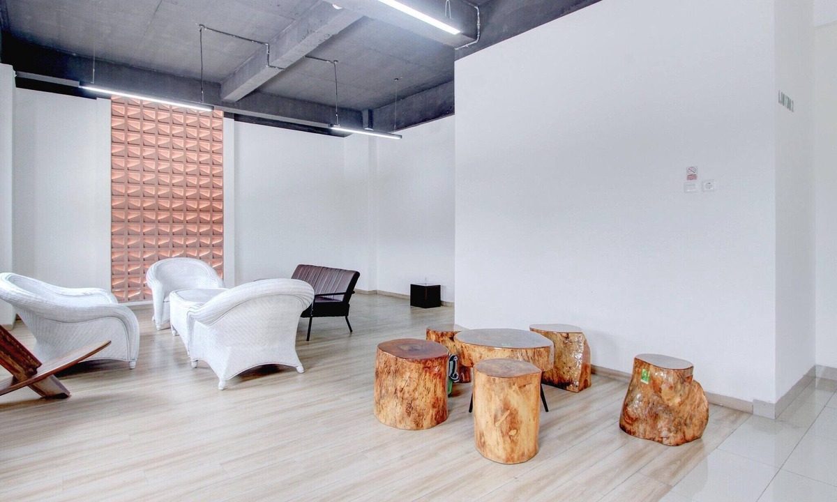 Grogol House | Luxury Twin Stay with Free WiFi and Parking