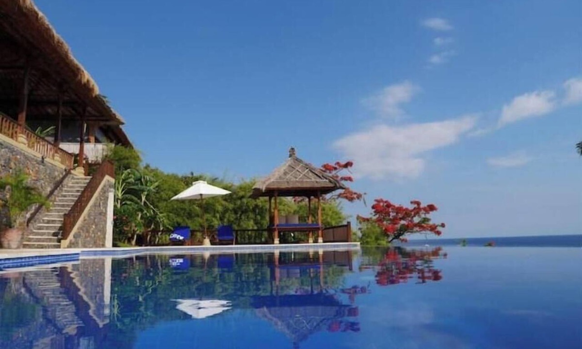 Amed Villa | Luxury Villa Celagi - large private 3-bedroom villa, infinity pool, ocean views.