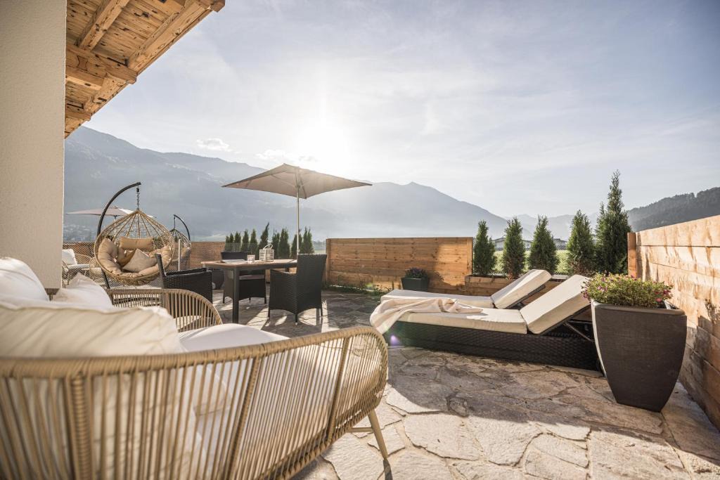 Schlitters Apartment | MaxStudio Premium Apartment Zillertal mit Bergblick
