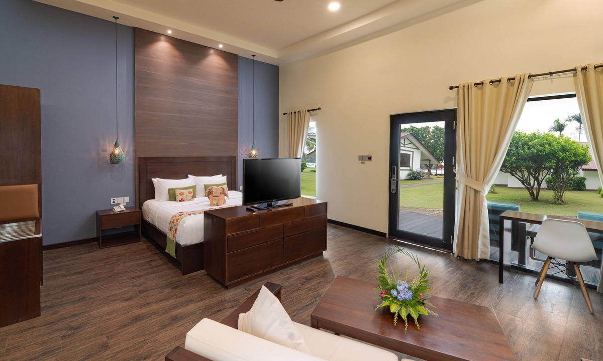 Lagoi Hotel | Mayang Sari Beach Resort