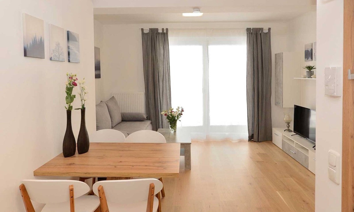 Muhlbachl Apartment | Modern Holiday Apartment "Serles" with Wi-Fi, Garden and Terrace