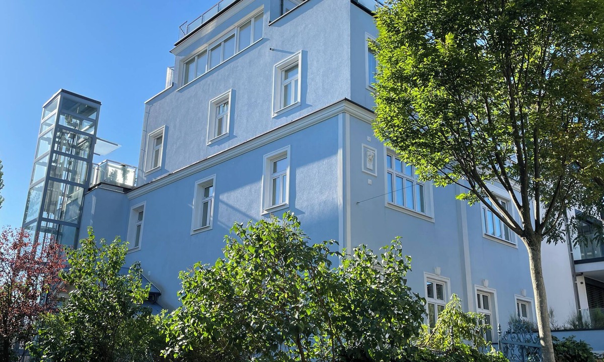 Gersthof Apartment | Modern luxury top-floor apartment with terrace and view of Vienna in prime location