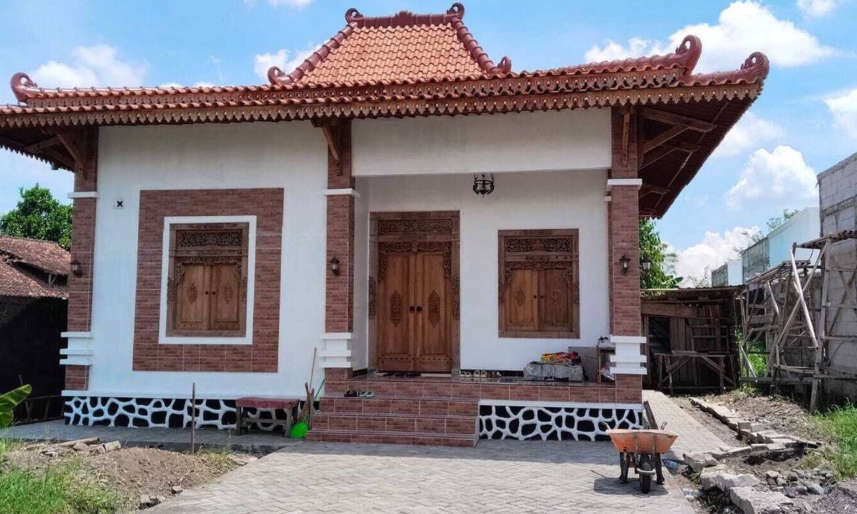Ngaglik House | Naufal Homesty, full rumah set klasik minimalis