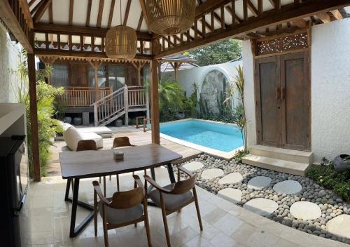 Kuta Villa | New villa Private Pool - minutes from airport