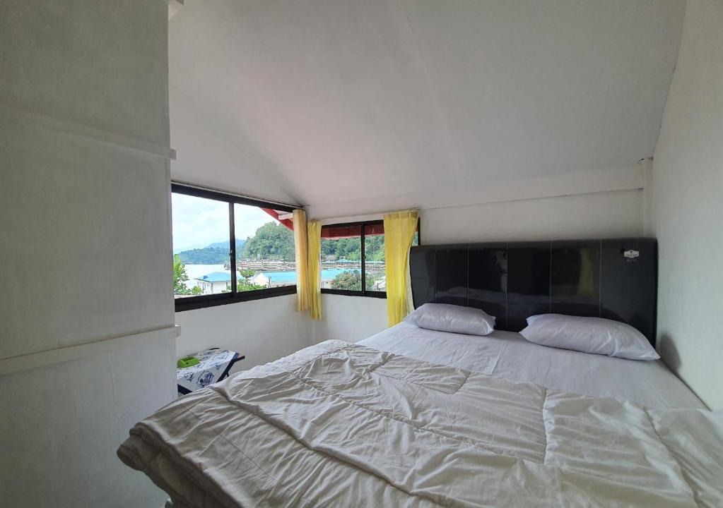 Parapat House | Olive Homestay