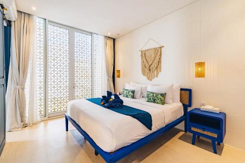 Batu Bolong Villa | Omah Bleue - Designer 4 Bedrooms Villa in Canggu