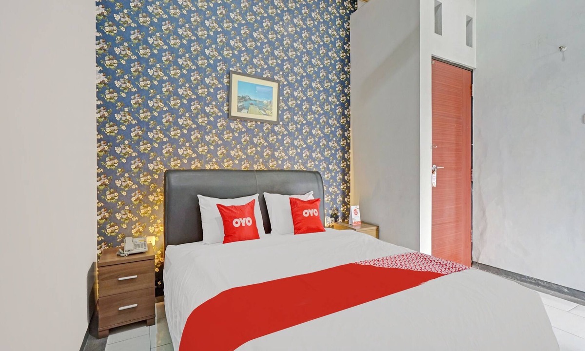 Bumiaji Hotel | OYO 90396 The Halona Villa Batu
