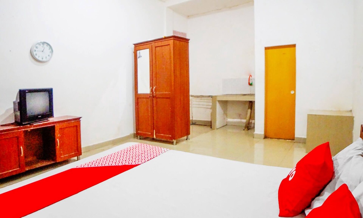 Pematangsiantar Hotel | OYO 91647 Sanina Residence
