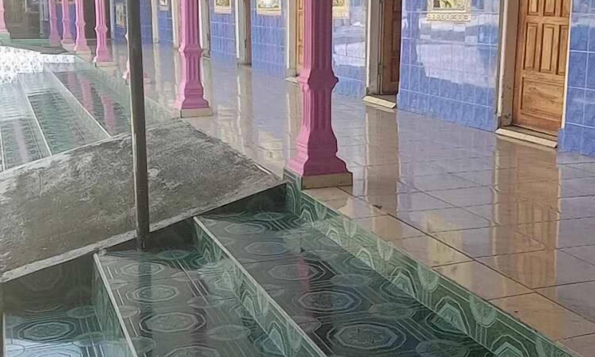 Dinoyo Hotel | OYO 95170 Purnama Baru Syariah