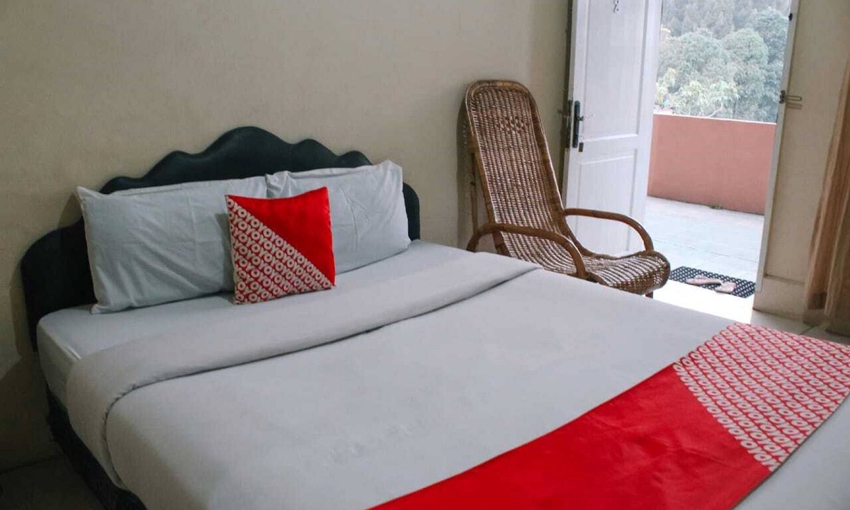 Berastagi Hostel | OYO Flagship 2799 Berastagi Backpacker Rooms