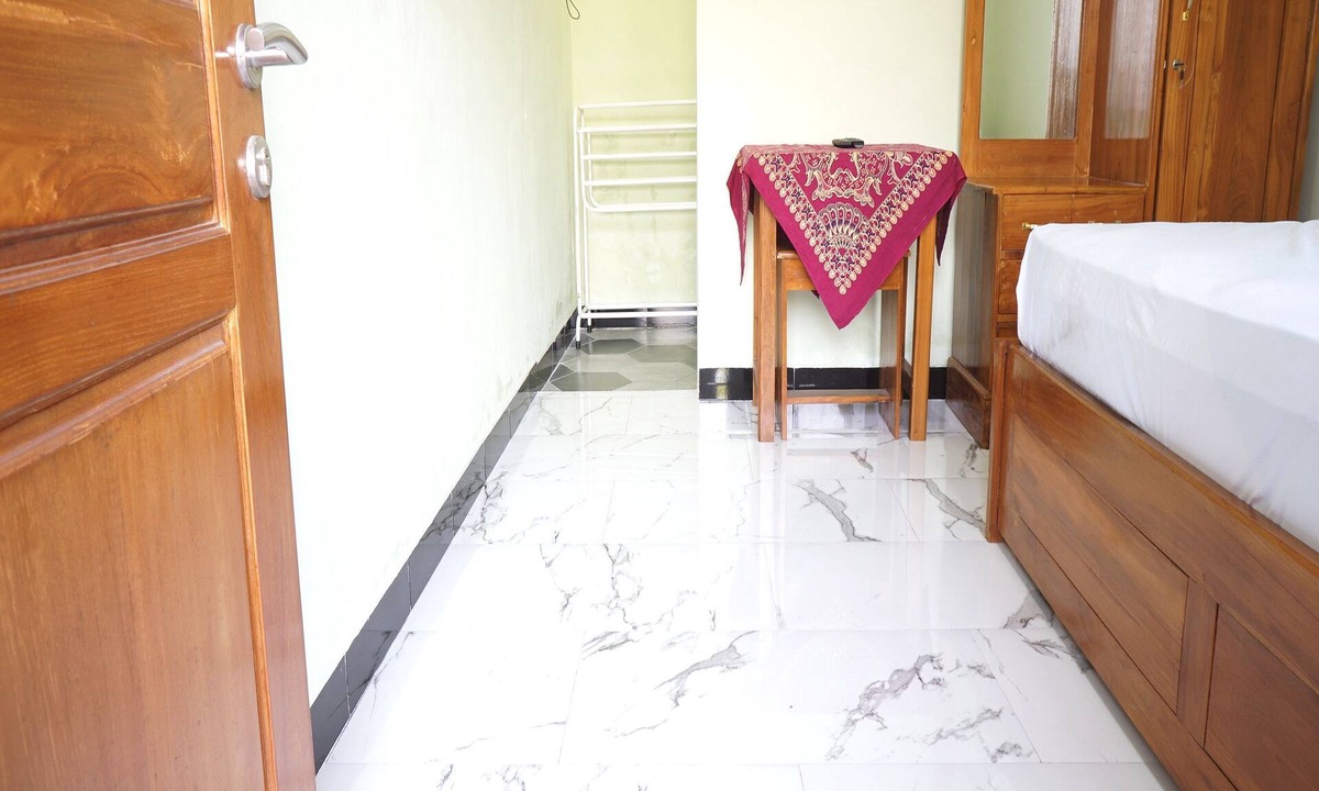 Dinoyo Hotel | OYO Life 93382 Gajayana Kost Female Only Syariah