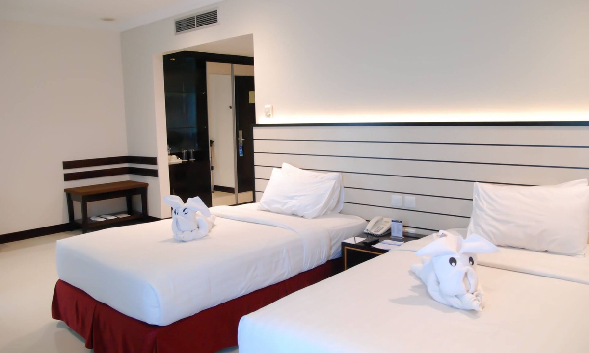 Lubuk Baja Hotel | Pacific Palace Hotel