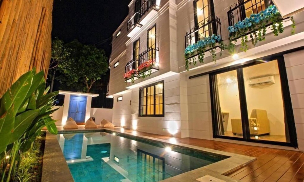 Seminyak Hotel | Pamela Bali
