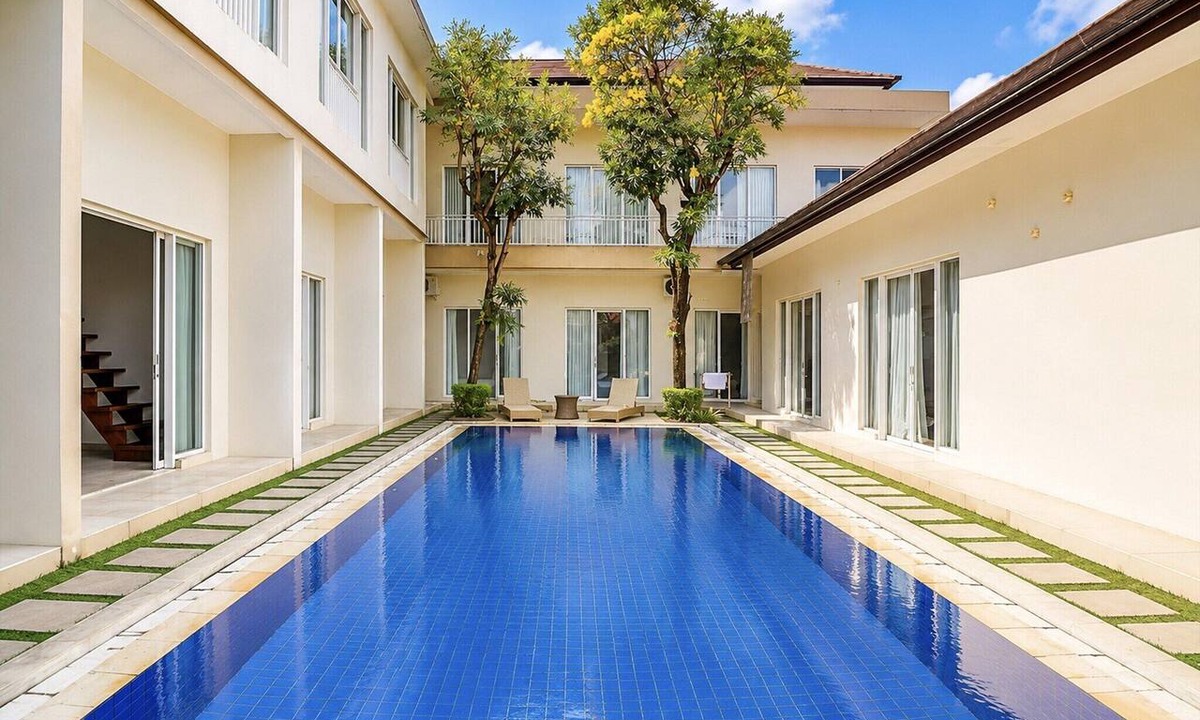 Renon House | Pool Access Suite at The Vinhill Studio