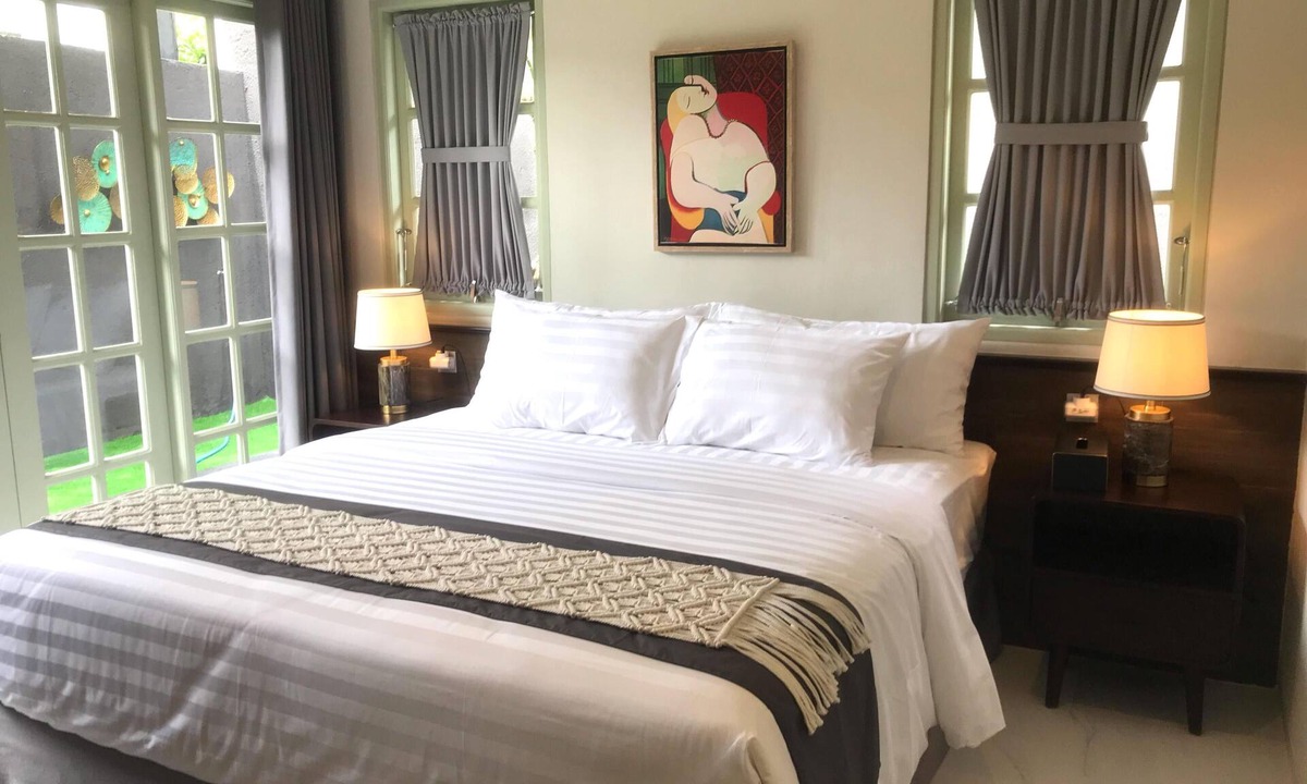 Gatot Subroto House | Private 3 Bedroom House with Full Kitchen and Living Room