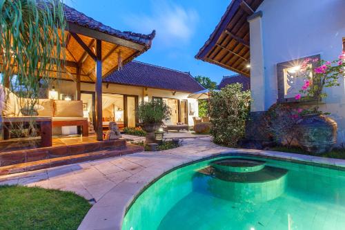 Nakula Villa | Private 3BR Villa with Pool - Quiet & Spacious - Near Seminyak & Legian Beach