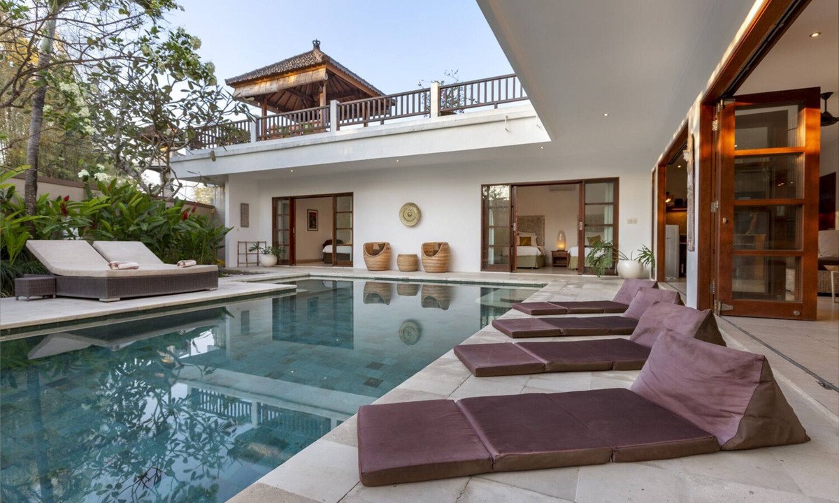 Batu Bolong Villa | Puri Temple Luxury 3 Bedroom Villa, Pool Table-Canggu