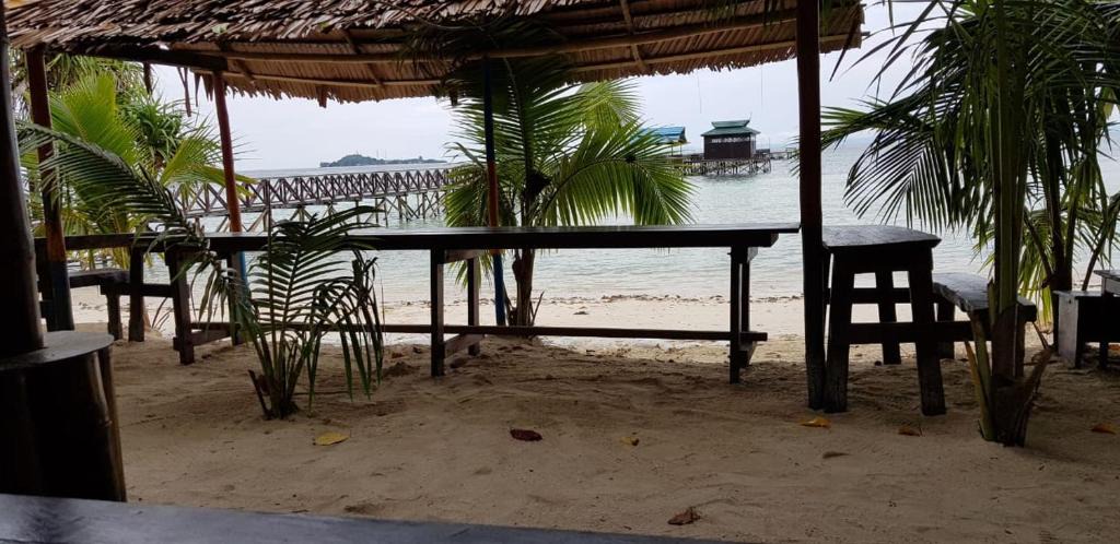Saonek Boat Rental | Raja Ampat Caballa