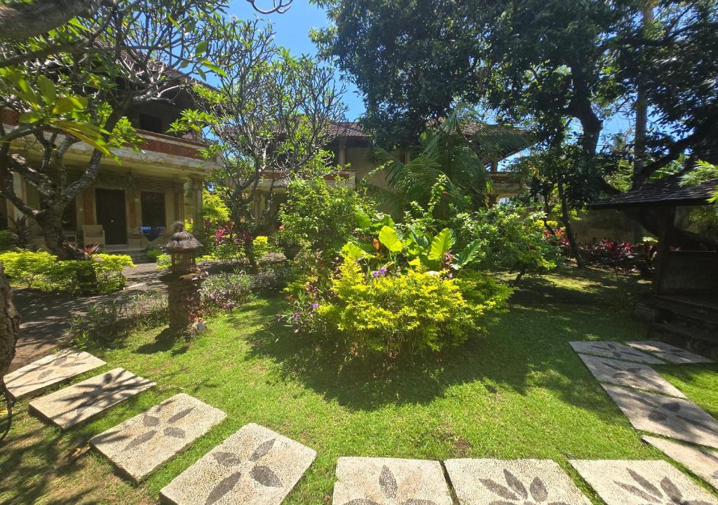 Lovina Hotel | Rambutan Hotel