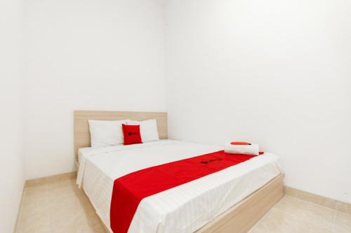 Mandai Hotel | RedDoorz @ Graha Cemerlang Maros