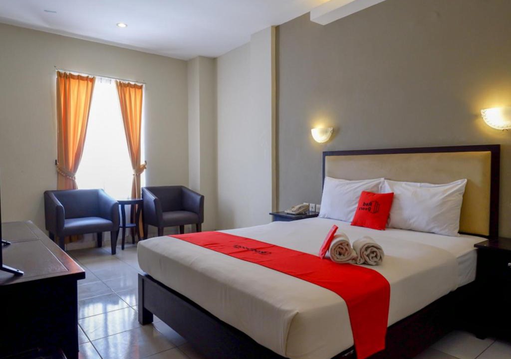 Semarang Hotel | RedDoorz Jalan Sriwijaya near Polda Jateng