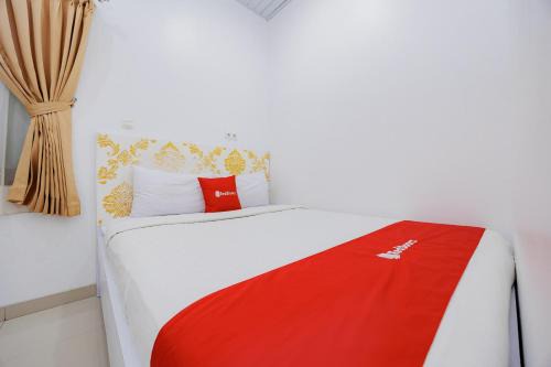 Bendungan Hilir Hotel | RedDoorz near Palmerah Station