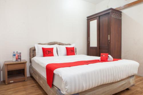 Surabaya House | RedDoorz near Pelabuhan Tanjung Perak 2 Surabaya