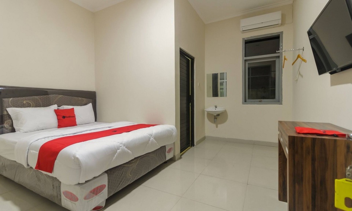 Baranangsiang House | RedDoorz Plus near RS PMI Bogor
