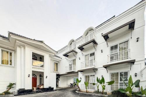 Pasirjambu House | RedDoorz Sinar Mentari Inn Ciwidey Bandung