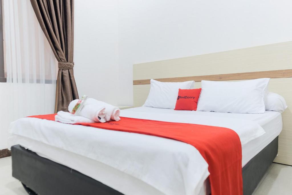 Jambi Hotel | RedDoorz Syariah at Hall Kasturi Jambi