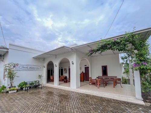 Purwokerto Hotel | Reddoorz Syariah at Omahwatumas Near Amikom Purwokerto