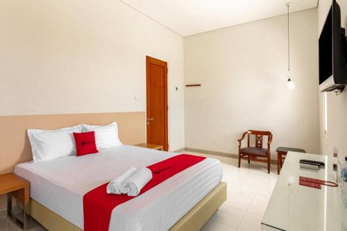 Surabaya House | RedDoorz Syariah @ Kebraon