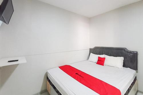 Semarang Hotel | RedDoorz Syariah Near STEKOM Semarang