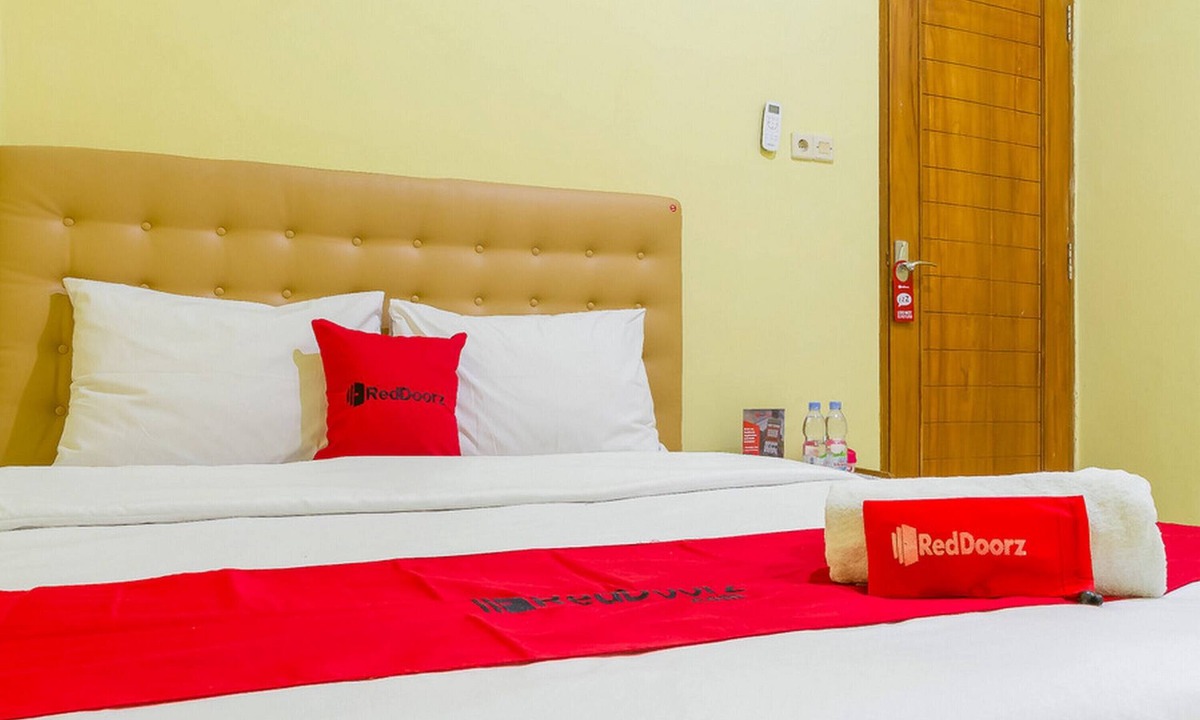Cirebon House | RedDoorz Syariah @ Puri Kalijaga Street