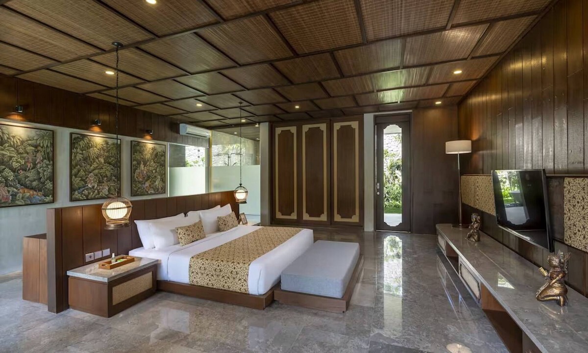 Melayang Hotel | Romantic Private Pool Villa Near Monkey Forest with Spa & Breakfast