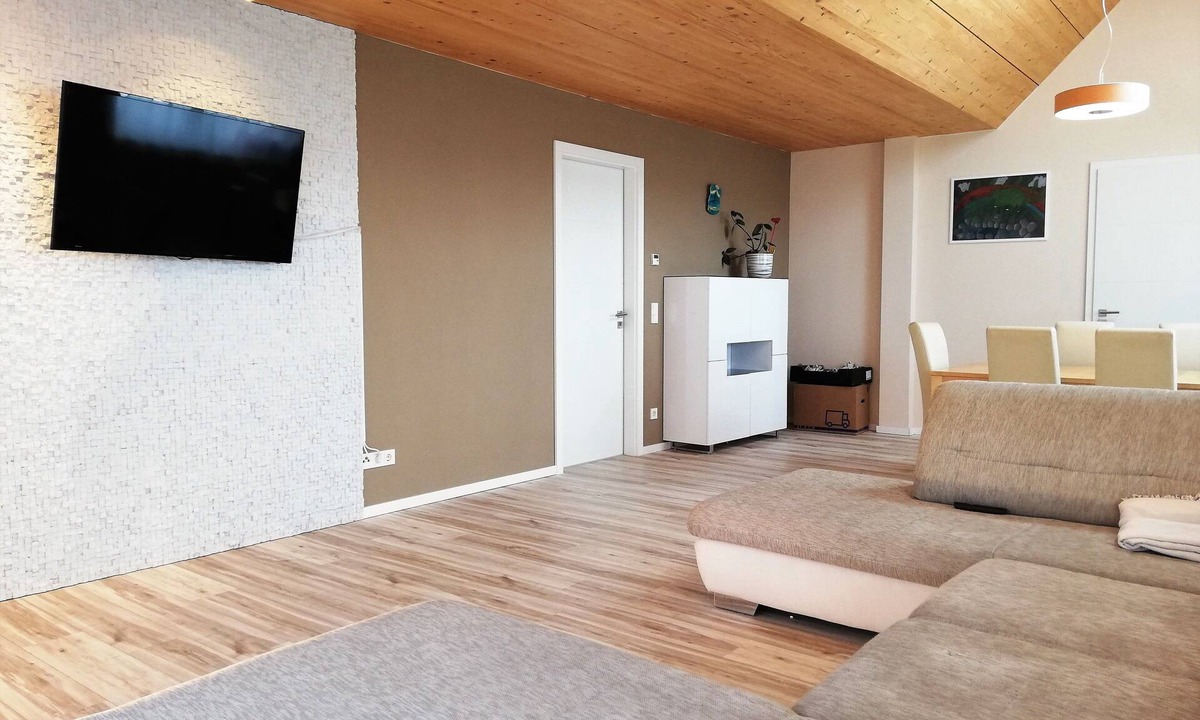 Hallwang House | Salzburg: Quiet house with views of the Alps & close to the lake