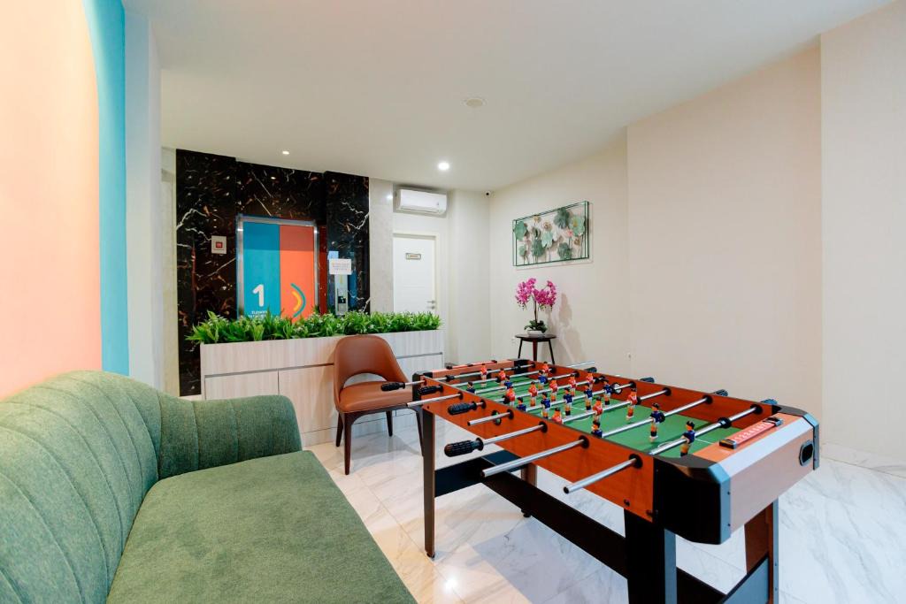 Ketintang Hotel | Sans Hotel 88 Andalan Surabaya by RedDoorz