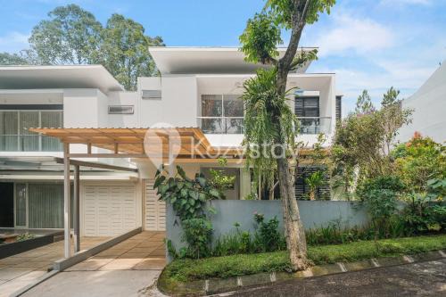 Ciumbuleuit Villa | Shafia Villa by Kozystay - Dago