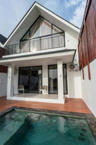 Dalung Villa | Six Star Villa 4, Stylish 2BR with Rice Field View