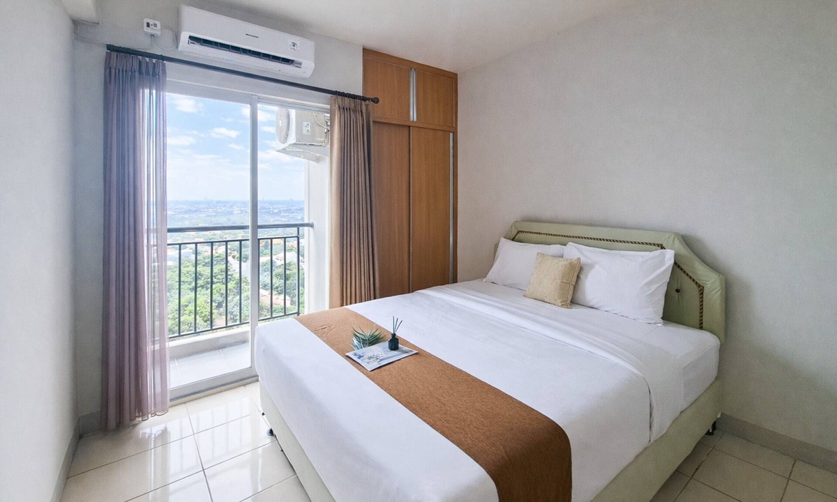 Karawaci Apartment | Spacious And Warm Combined Studio Room At Apartment Serpong Greenview
