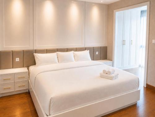 Kesawan Apartment | Spacious Modern 2BR at The Reiz Suites City Center